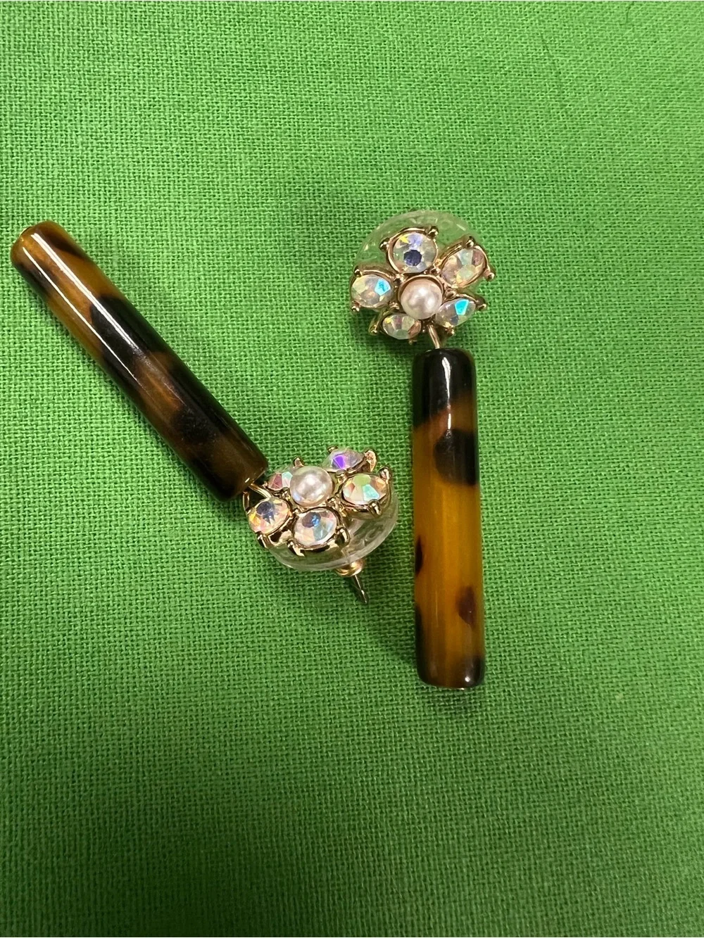 Crystal Flower Top with Tortoise Drop Earrings